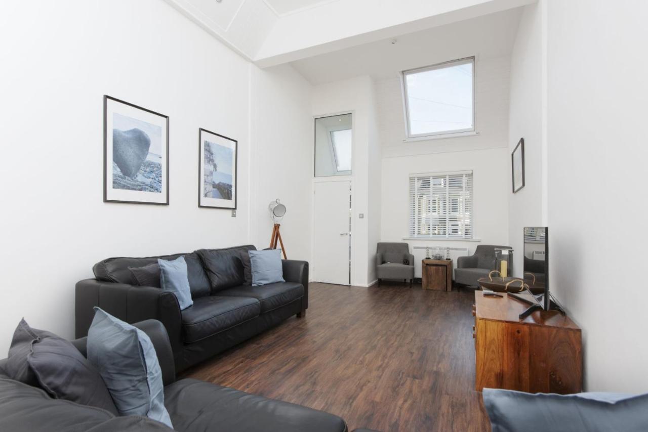 Mr Blue Sky Apartment *